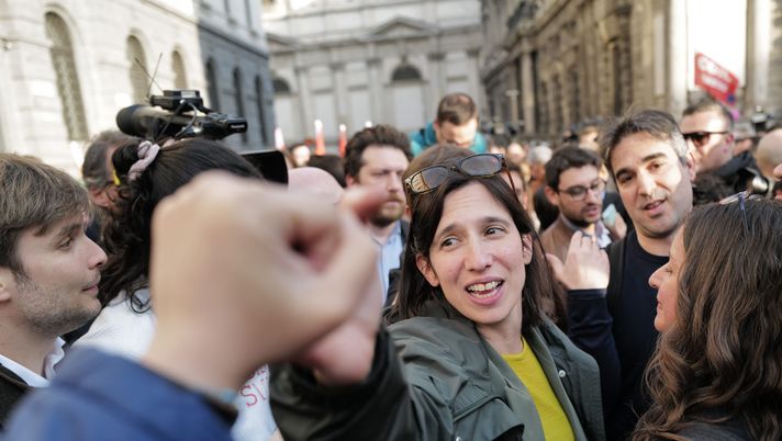 Elly Schlein e il calcio: “Tifavo Milan, poi Juve, ora il Bologna” - immagine 1