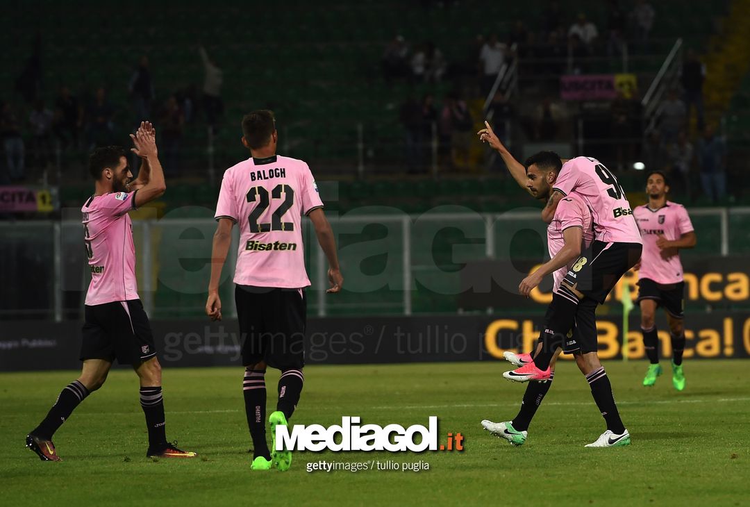  PALERMO, ITALY - MAY 28: Bruno Henrique of Palermo cis elebrated after scoring his team's second goal during the Serie A match between US Citta di Palermo and Empoli FC at Stadio Renzo Barbera on May 28, 2017 in Palermo, Italy. (Photo by Tullio M. Puglia/Getty Images) 