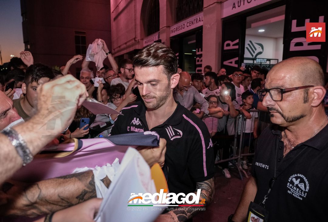 FOTO RITIRO PALERMO, Brunori e l’incontro con i tifosi al Barbera (Gallery) - immagine 74
