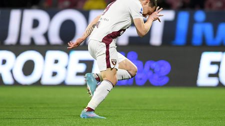 SALERNO, ITALY - APRIL 02: Andrea Belotti of Torino FC celebrates after scoring the 0-1 goal during the Serie A match between US Salernitana and Torino FC at Stadio Arechi on April 02, 2022 in Salerno, Italy. (Photo by Francesco Pecoraro/Getty Images)