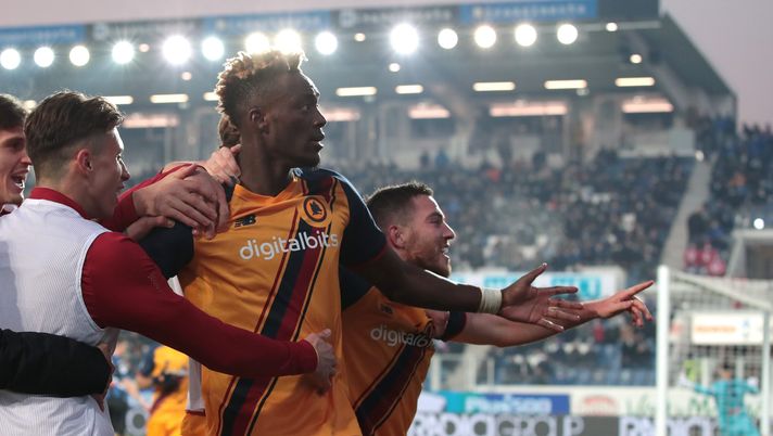 Abraham (Photo by Emilio Andreoli/Getty Images) La Roma si rilancia, battuta l’Atalanta: torna in corsa per la Champions - immagine 1