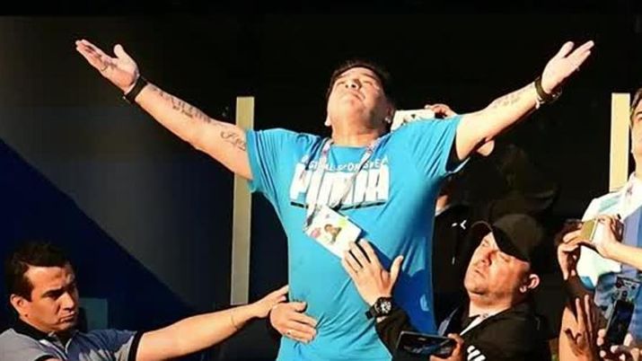 Napoli, un detective per Maradona: le notti brave di Diego. Moggi lo faceva spiare…  Napoli, un detective per Maradona: le notti brave di Diego. Moggi lo faceva spiare…