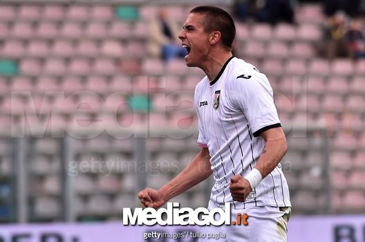 Djurdjevic esulta per il gol segnato durante Sassuolo-Palermo Djurdjevic esulta per il gol segnato durante Sassuolo-Palermo