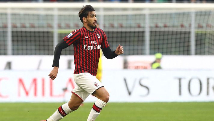 MILAN, ITALY - FEBRUARY 02:  Lucas Paqueta of AC Milan in action during the Serie A match between AC Milan and Hellas Verona at Stadio Giuseppe Meazza on February 2, 2020 in Milan, Italy.  (Photo by Marco Luzzani/Getty Images) 