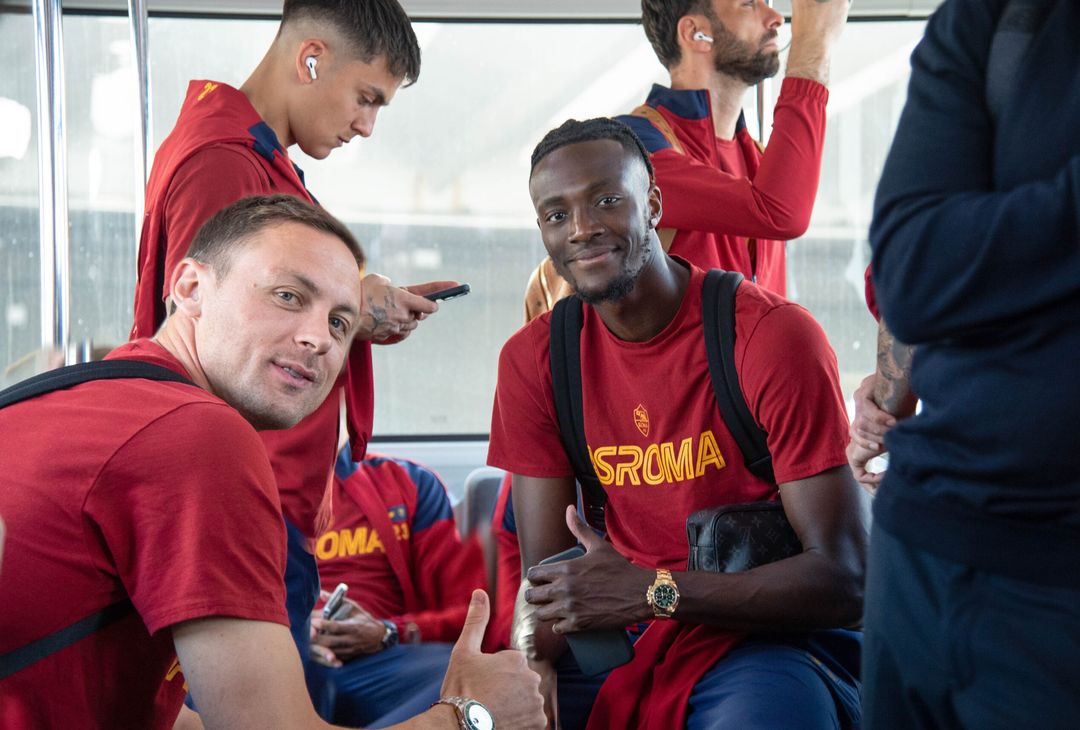 La Roma in viaggio verso Bergamo. Domani il match con l’Atalanta – FOTO GALLERY - immagine 16
