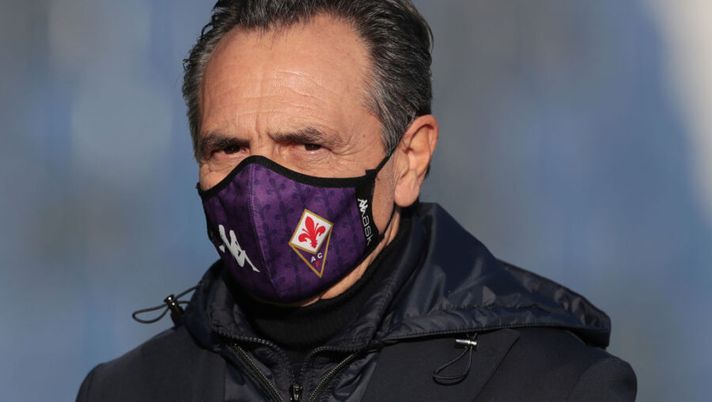 BERGAMO, ITALY - DECEMBER 13: Cesare Prandelli, Head Coach of ACF Fiorentina looks on prior to the Serie A match between Atalanta BC and ACF Fiorentina at Gewiss Stadium on December 13, 2020 in Bergamo, Italy. Sporting stadiums around Italy remain under strict restrictions due to the Coronavirus Pandemic as Government social distancing laws prohibit fans inside venues resulting in games being played behind closed doors. (Photo by Emilio Andreoli/Getty Images) Prandelli: “Ribery? Decidiamo oggi, non sappiamo ancora se ci sarà” - immagine 1