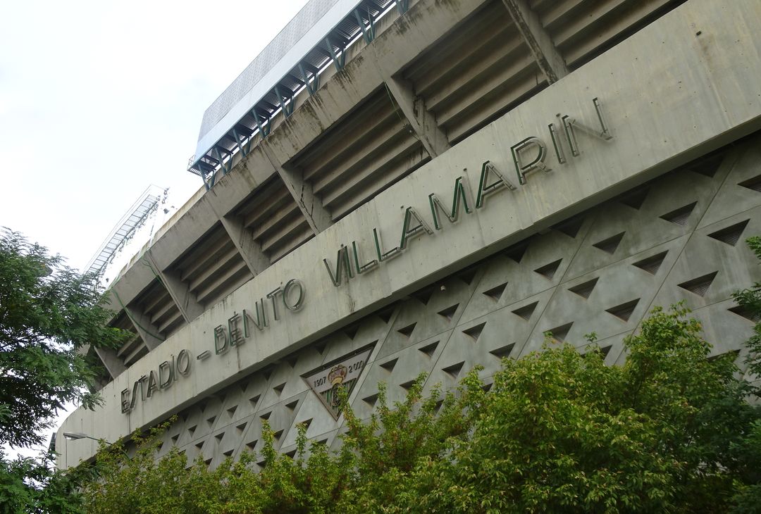  Lo stadio Benito Villamarín, casa del Betis Siviglia 