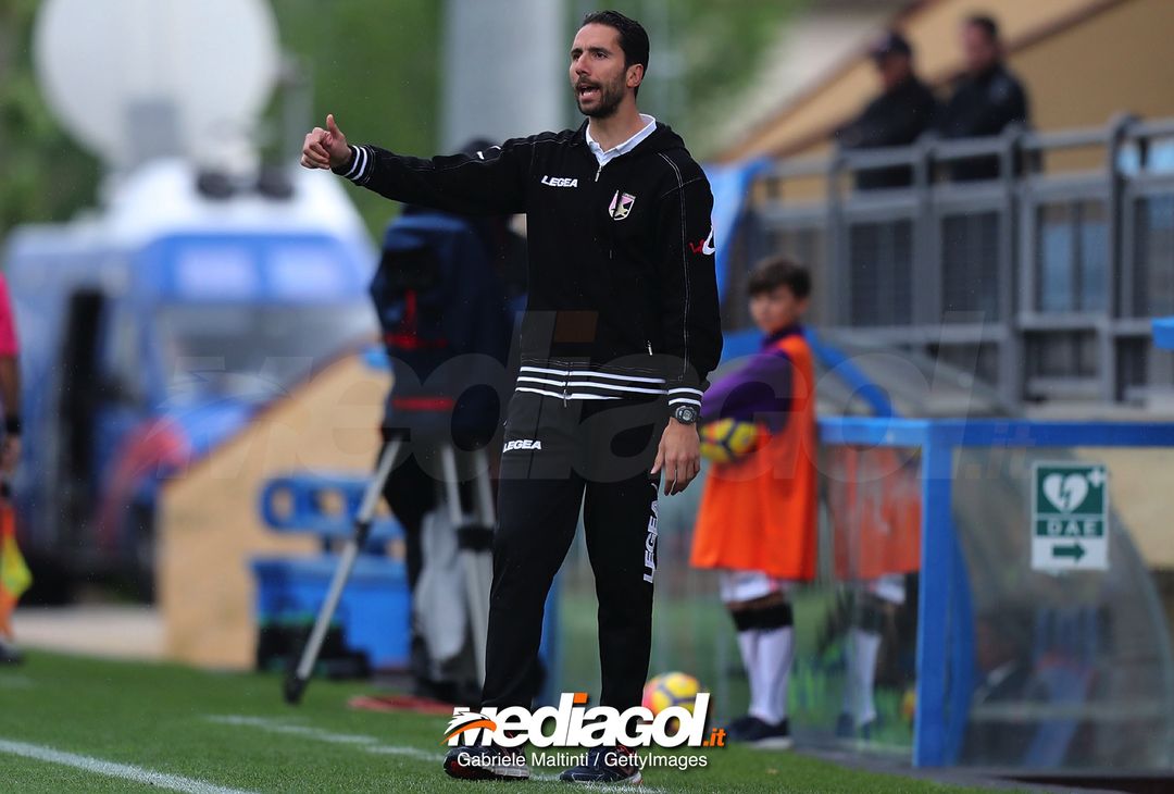  FLORENCE, ITALY - MAY 16: Giuseppe Scurto manager of US Citta' di Palermo U19 gestures during the SuperCoppa primavera 2 match between Novara U19 and US Citta di Palermo U19 at Centro Tecnico Federale di Coverciano on May 16, 2018 in Florence, Italy.  (Photo by Gabriele Maltinti/Getty Images) 