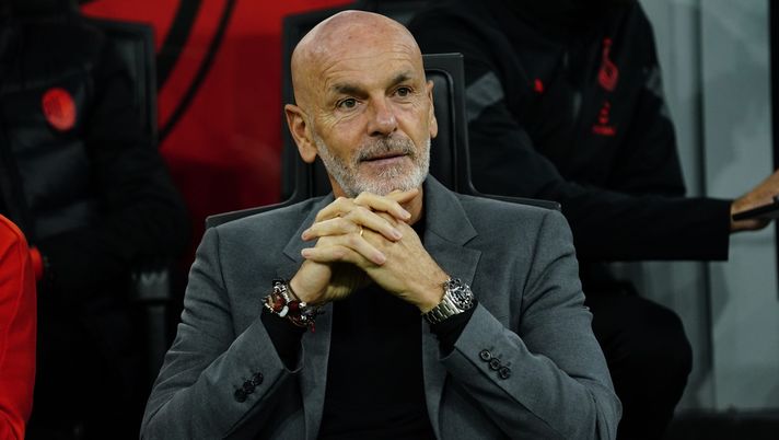 MILAN, ITALY - NOVEMBER 05: Head Coach of AC Milan Stefano Pioli looks on during the Serie A match between AC MIlan and Spezia Calcio at Stadio Giuseppe Meazza on November 05, 2022 in Milan, Italy. (Photo by Pier Marco Tacca/AC Milan via Getty Images)