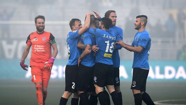 NOVARA, ITALY - DECEMBER 17: Gennaro Scognamiglio (C) of Novara Calcio celebrates a goal with team mates during the Serie B match between Novara Calcio and AC Cesena at Silvio Piola Stadium on December 17, 2016 in Novara, Italy. (Photo by Valerio Pennicino/Getty Images) NOVARA, ITALY - DECEMBER 17: Gennaro Scognamiglio (C) of Novara Calcio celebrates a goal with team mates during the Serie B match between Novara Calcio and AC Cesena at Silvio Piola Stadium on December 17, 2016 in Novara, Italy. (Photo by Valerio Pennicino/Getty Images)