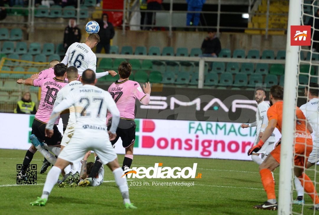 FOTO Palermo-Cosenza 0-0, 32ª giornata di Serie B 2022-2023 (La Gallery) - immagine 15