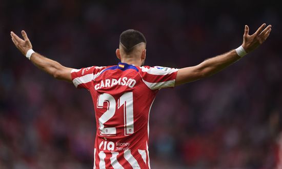 MADRID, SPAIN - AUGUST 21: Yannick Carrasco reacts during the LaLiga Santander match between Atletico de Madrid and Villarreal CF at Civitas Metropolitano Stadium on August 21, 2022 in Madrid, Spain. (Photo by Denis Doyle/Getty Images) Liga, no all’occhio di falco: troppi 4 milioni di euro l’anno… - immagine 1