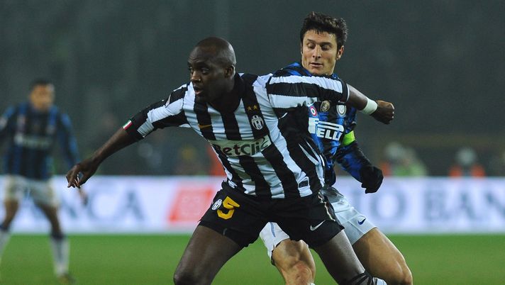 TURIN, ITALY - FEBRUARY 13: Mohamed Lamine Sissoko (L) of Juventus FC is challenged by Javier Zanetti of FC Internazionale Milano during the Serie A match between Juventus FC and FC Internazionale Milano at Olimpico Stadium on February 13, 2011 in Turin, Italy. (Photo by Valerio Pennicino/Getty Images) TURIN, ITALY - FEBRUARY 13: Mohamed Lamine Sissoko (L) of Juventus FC is challenged by Javier Zanetti of FC Internazionale Milano during the Serie A match between Juventus FC and FC Internazionale Milano at Olimpico Stadium on February 13, 2011 in Turin, Italy. (Photo by Valerio Pennicino/Getty Images)