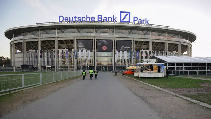 Eintracht-Napoli, caos nel settore ospiti: ecco cosa sta succedendo. I dettagli - immagine 1