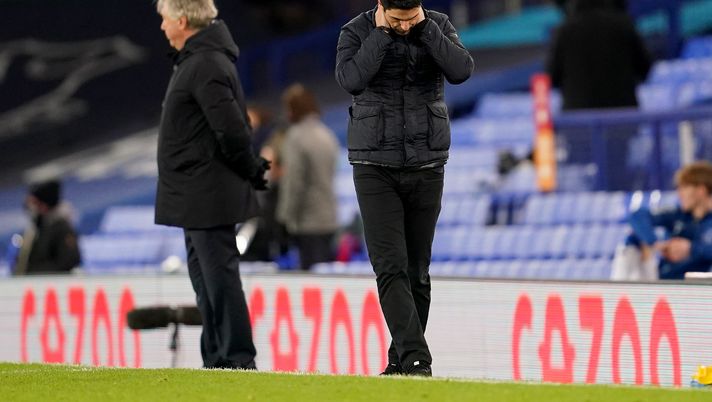 LIVERPOOL, ENGLAND - DECEMBER 19: Mikel Arteta, Manager of Arsenal looks dejected following his team's defeat in the Premier League match between Everton and Arsenal at Goodison Park on December 19, 2020 in Liverpool, England. A limited number of fans (2000) are welcomed back to stadiums to watch elite football across England. This was following easing of restrictions on spectators in tiers one and two areas only. (Photo by Jon Super - Pool/Getty Images) LIVERPOOL, ENGLAND - DECEMBER 19: Mikel Arteta, Manager of Arsenal looks dejected following his team's defeat in the Premier League match between Everton and Arsenal at Goodison Park on December 19, 2020 in Liverpool, England. A limited number of fans (2000) are welcomed back to stadiums to watch elite football across England. This was following easing of restrictions on spectators in tiers one and two areas only. (Photo by Jon Super - Pool/Getty Images)