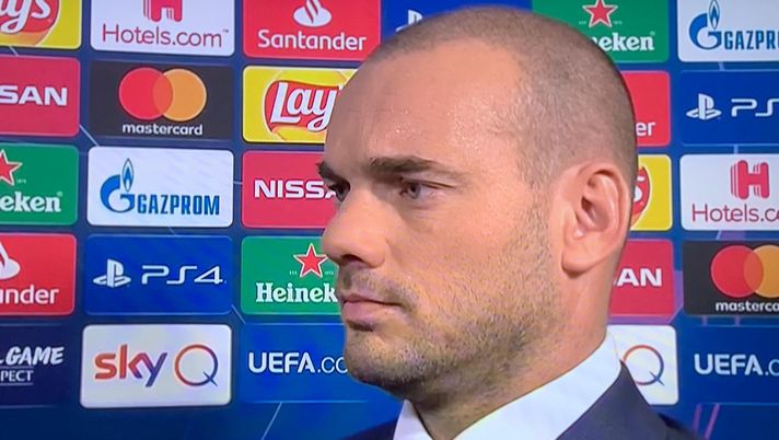 Sneijder nel ruolo di Babbo Natale per 115 famiglie: “C’è sempre luce in fondo al tunnel” Sneijder nel ruolo di Babbo Natale per 115 famiglie: “C’è sempre luce in fondo al tunnel”