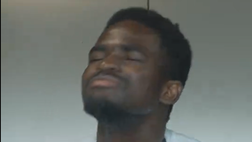 VIDEO Il Cagliari prende in giro il Napoli: “Chef Luvumbo, stasera pizza?”