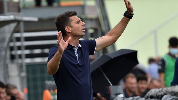 VENICE, ITALY - SEPTEMBER 19: Thiago Motta head coach of Spezia Calcio gestures during the Serie A match between Venezia FC and Spezia Calcio at Stadio Paolo Mazza on September 19, 2021 in Venice, Italy.  (Photo by Giuseppe Bellini/Getty Images)  Thiago Motta: “Così vedo il mio attacco, da Antiste a Nzola e Manaj. Maggiore…” - immagine 1