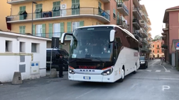 VIDEO Virtus Entella-Palermo: l’arrivo del pullman rosanero al “Comunale” di Chiavari