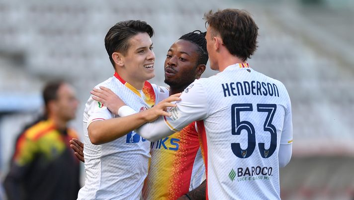 Serie B, Lecce: tegola Adjapong, stagione finita e addio Europei. I dettagli dell’infortunio 