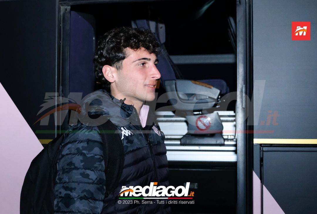 FOTO Ascoli-Palermo, i rosanero in partenza dallo stadio “Renzo Barbera” (Gallery) - immagine 4