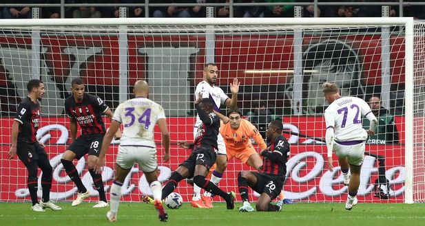 MILAN, ITALY - NOVEMBER 13: Antonin Barak #72 of ACF Fiorentina scores his goal during the Serie A match between AC Milan and ACF Fiorentina at Stadio Giuseppe Meazza on November 13, 2022 in Milan, Italy. (Photo by Marco Luzzani/Getty Images) Italiano e un KO mal digerito: Fiorentina fermata sul più bello?- immagine 2