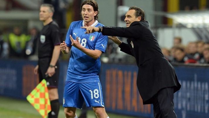 Viola e azzurro, i colori di Prandelli e Montolivo Viola e azzurro, i colori di Prandelli e Montolivo