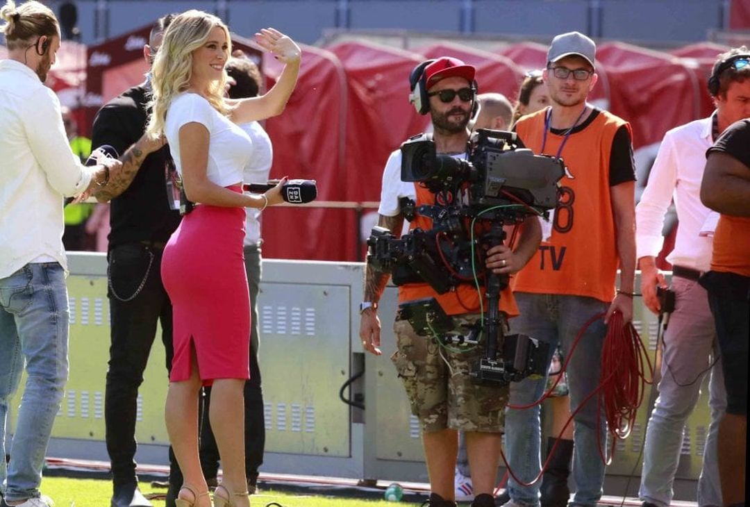 Diletta Leotta e Napoli, le foto che hanno fatto impazzire i tifosi napoletani - immagine 5