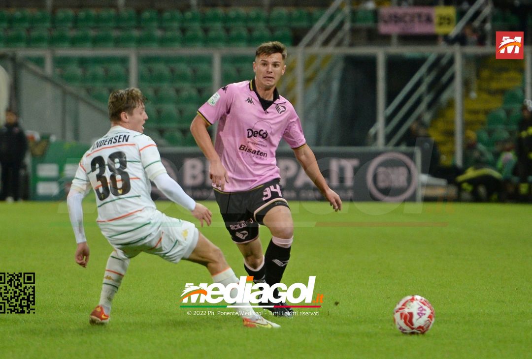 FOTO Palermo-Venezia 0-1, 14ª giornata di Serie B 2022-2023 (Gallery) - immagine 10