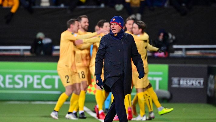 Mourinho spacca lo spogliatoio: la guerra tra titolari e riserve nuoce alla Roma - immagine 1