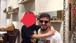 Tomovic, cuore fiorentino. Prima sostiene la ‘Viola’, poi si gode la città con lo shopping (FOTO VN)