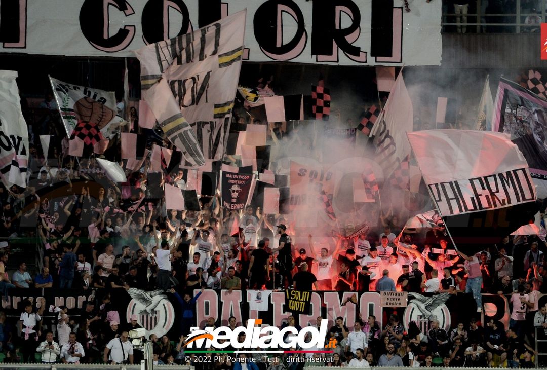 Fototifo, i tifosi allo stadio per Palermo-Virtus Entella 2-2 (gallery) - immagine 162