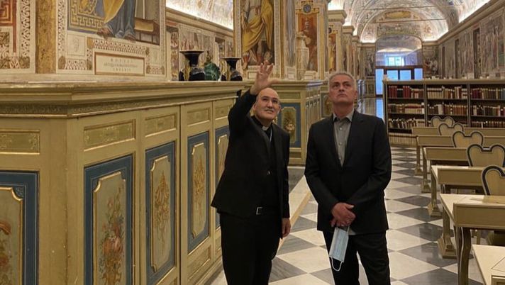 Mourinho in Vaticano: “Che onore incontrare il cardinale Tolentino de Mendonça” mourinho