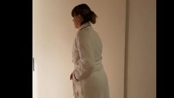 VIDEO / Dalla vestaglia all’abito da sera, Federica Pellegrini: “Stasera esco”