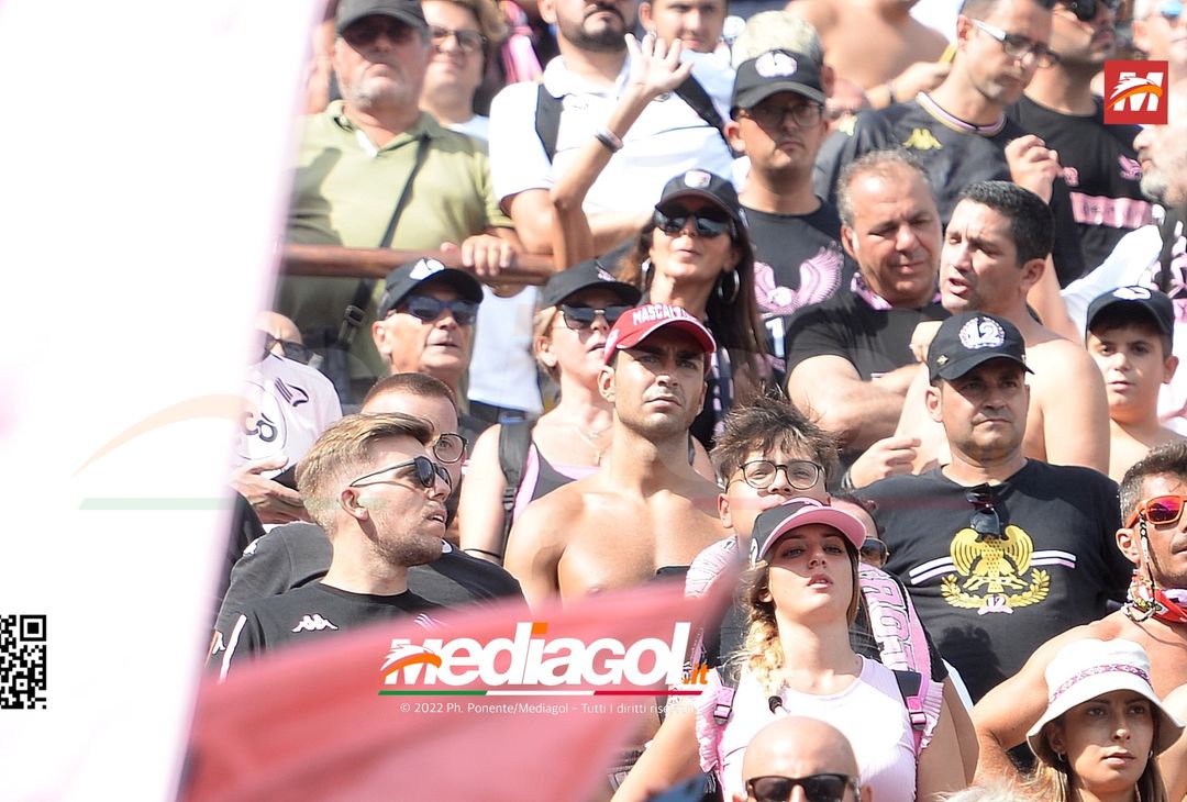 FOTOTIFO, Reggina-Palermo 3-0: i tifosi allo stadio “Oreste Granillo” (Gallery) - immagine 37