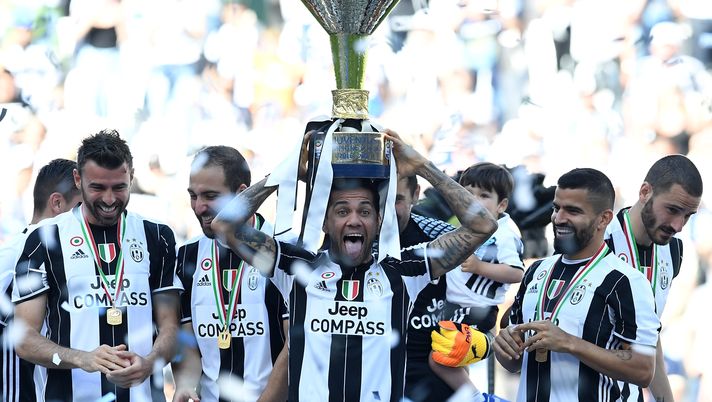 Juventus, Dani Alves rivela il motivo dell’addio: frecciata ad Allegri? La risposta del brasiliano…  Juventus, Dani Alves rivela il motivo dell’addio: frecciata ad Allegri? La risposta del brasiliano…