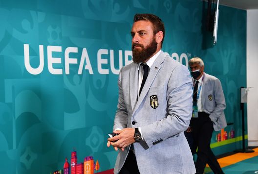 Daniele De Rossi con la divisa della Nazionale Daniele De Rossi con la divisa della Nazionale