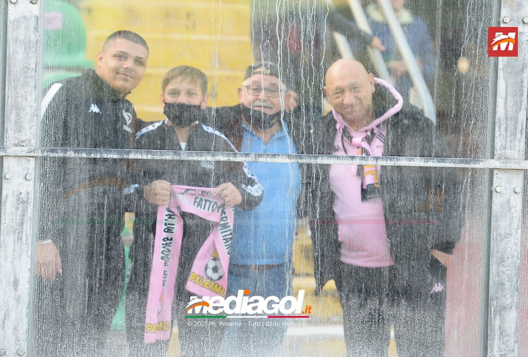 FOTO, i tifosi allo stadio per Palermo – Foggia 3-0 (Gallery) - immagine 10