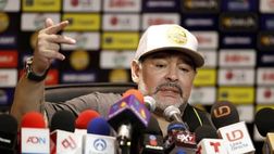Maradona una furia con l'arbitro dopo la prima sconfitta