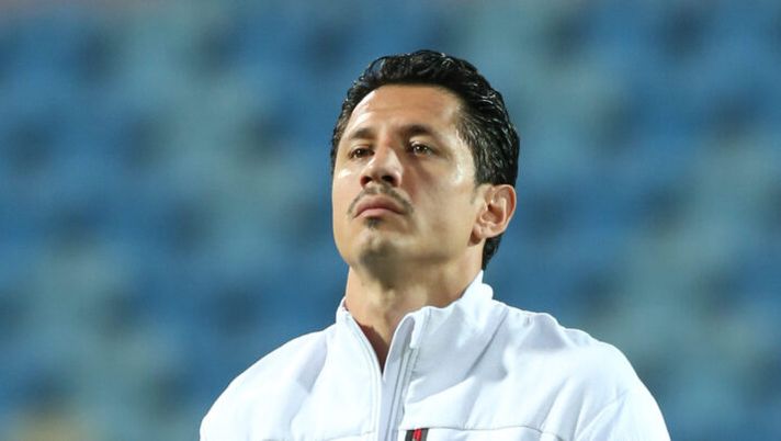 GOIANIA, BRAZIL - JUNE 23: Gianluca Lapadula of Peru looks on prior to a Group B match between Ecuador and Peru as part of Copa America Brazil 2021 at Estadio Olimpico on June 23, 2021 in Goiania, Brazil. (Photo by Alexandre Schneider/Getty Images) NEWS – Lapadula si è operato, tempi lunghi! Kyriakopoulos va al Monza, Vina, Ferrari, Laurienté… - immagine 1