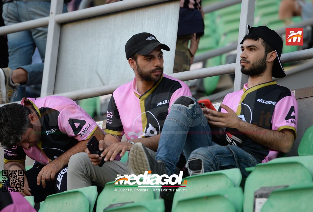 Fototifo, i tifosi allo stadio per Palermo-Virtus Entella 2-2 (gallery) - immagine 5