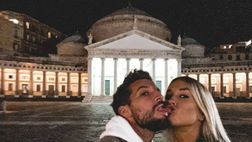 Mertens in giro per la città di Napoli! Gli scatti d’amore con la compagna Kat
