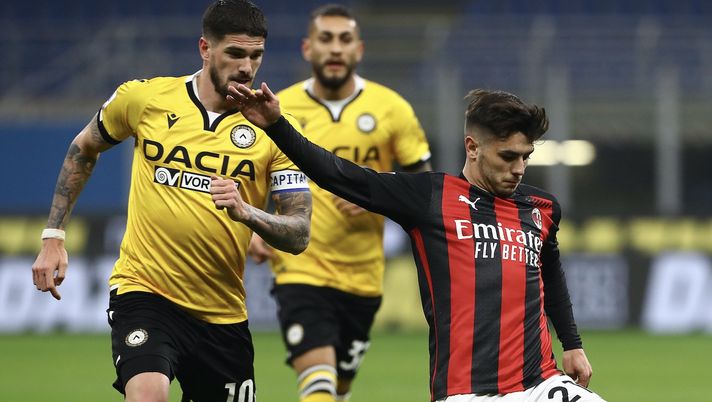 Brahim Díaz (attaccante AC Milan), qui contro la difesa friulana in Milan-Udinese (Serie A 2020-2021) | News (Getty Images) Brahim Díaz (attaccante AC Milan), qui contro la difesa friulana in Milan-Udinese (Serie A 2020-2021) | News (Getty Images)