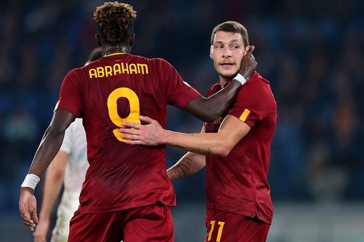ROME, ITALY - NOVEMBER 03: Tammy Abraham interacts with Andrea Belotti of AS Roma during the UEFA Europa League group C match between AS Roma and PFC Ludogorets Razgrad at Stadio Olimpico on November 03, 2022 in Rome, Italy. (Photo by Paolo Bruno/Getty Images) Iachini: “La Fiorentina segue Belotti da quando c’ero io a Firenze”- immagine 2