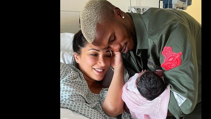 Fiocco rosa per Keita Baldé e Simona Guatieri: è nata Isabel Fiocco rosa per Keita Baldé e Simona Guatieri: è nata Isabel