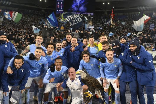 ROME, ITALY - JANUARY 24: SS Lazio team celebrates winning the Serie A match between SS Lazio and AC MIlan at Stadio Olimpico on January 24, 2023 in Rome, . (Photo by Marco Rosi - SS Lazio/Getty Images) Lazio