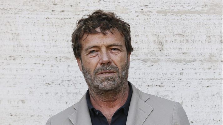 ROME, ITALY - DECEMBER 04: Massimo Ciavarro attends a photocall for the Netflix Original Movie 'Natale A 5 Stelle' at The Space Cinema Moderno on December 4, 2018 in Rome, Italy. (Photo by Ernesto S. Ruscio/Getty Images for Netflix) Massimo Ciavarro: “Prima di fare l’attore cucivo bandiere della Roma” - immagine 1