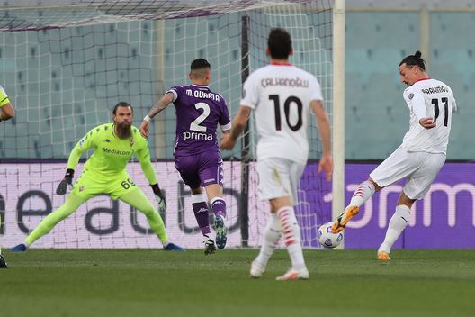 Il goal di Ibrahimovic in Fiorentina-Milan Il goal di Ibrahimovic in Fiorentina-Milan