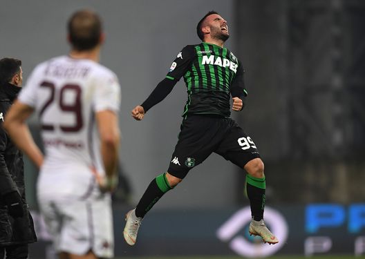  REGGIO NELL'EMILIA, ITALY - DECEMBER 22: Enrico Brignola of US Sassuolocelebrates after scoring goal 1-1 during the Serie A match between US Sassuolo and Torino FC at Mapei Stadium - Citta' del Tricolore on December 22, 2018 in Reggio nell'Emilia, Italy. (Photo by Giuseppe Bellini/Getty Images) 
