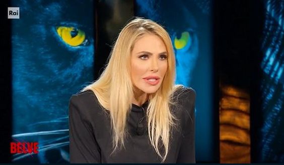 Ilary Blasi ospite a Belve (screen Raiplay) Ilary Blasi: “I vantaggi dell’essere moglie di Totti? Se metto sulla bilancia…”- immagine 2